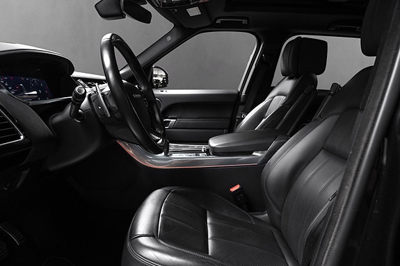Land Rover Range Rover Sport 12 of 30