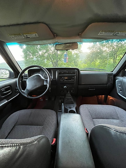 Jeep Cherokee 6 of 12