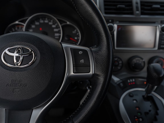 Toyota Verso-S 27 of 30