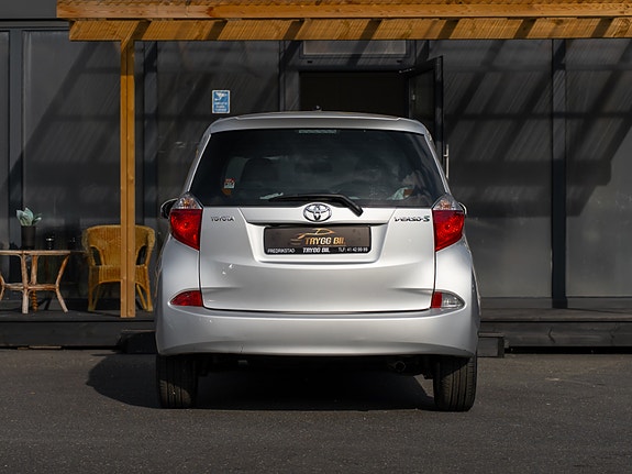 Toyota Verso-S 8 of 30