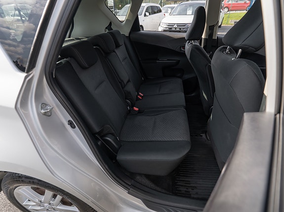 Toyota Verso-S 21 of 30