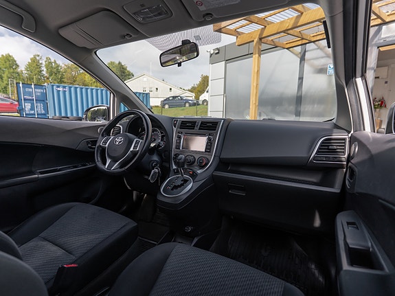 Toyota Verso-S 18 of 30
