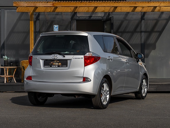 Toyota Verso-S 7 of 30