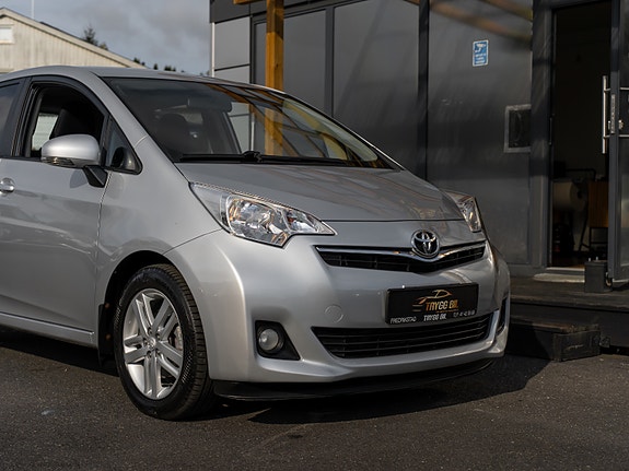 Toyota Verso-S 6 of 30