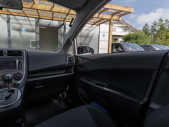 Toyota Verso-S 24 of 30