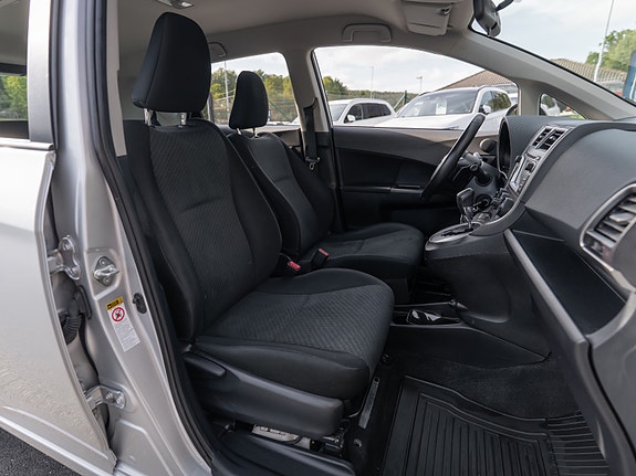 Toyota Verso-S 20 of 30