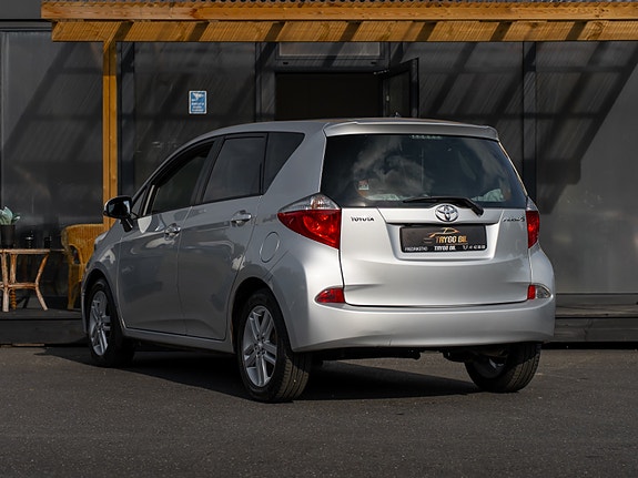 Toyota Verso-S 9 of 30