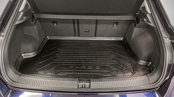 Volkswagen T-Roc 18 of 21