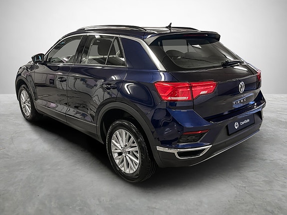 Volkswagen T-Roc 3 of 21