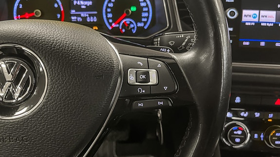 Volkswagen T-Roc 13 of 21