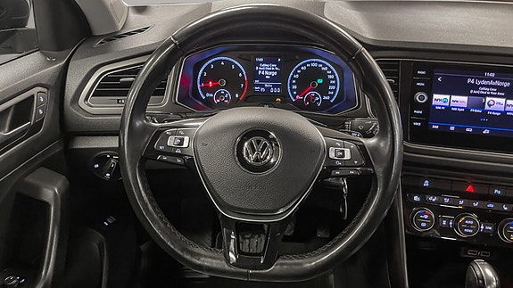 Volkswagen T-Roc 11 of 21