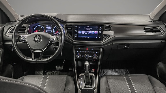 Volkswagen T-Roc 10 of 21