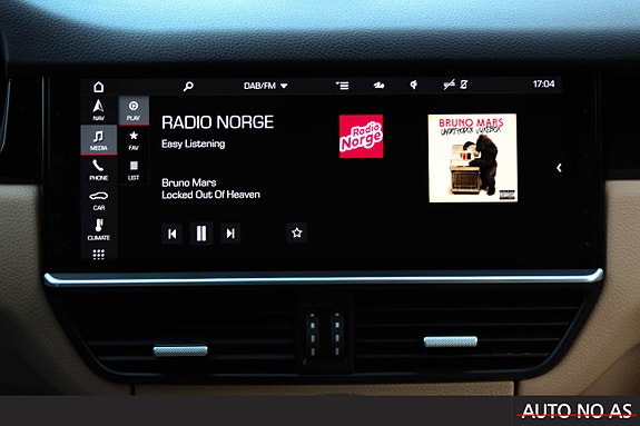 Porsche Cayenne 24 of 28