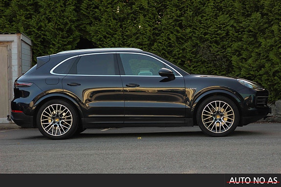 Porsche Cayenne 5 of 28