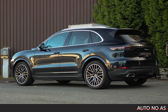 Porsche Cayenne 4 of 28