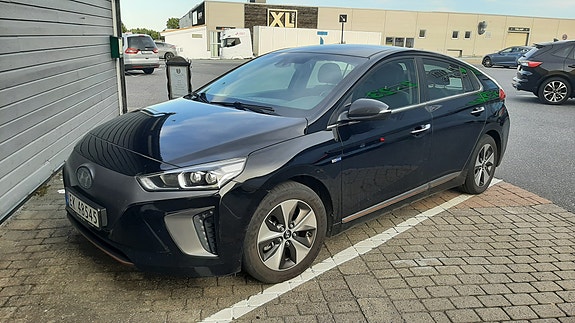 Hyundai IONIQ 8 of 30