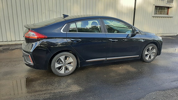 Hyundai IONIQ 4 of 30