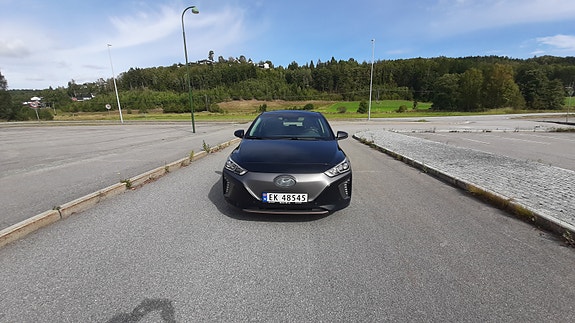 Hyundai IONIQ 26 of 30