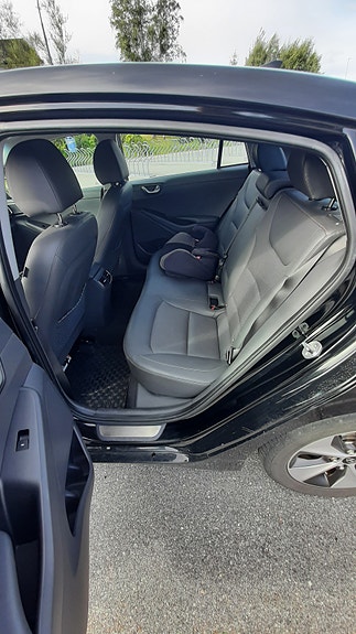 Hyundai IONIQ 18 of 30