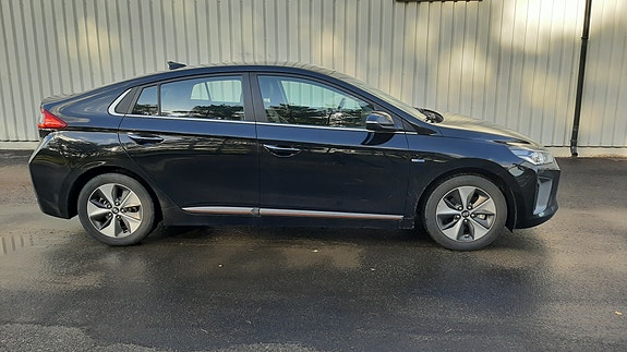 Hyundai IONIQ 6 of 30