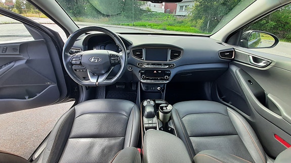 Hyundai IONIQ 17 of 30