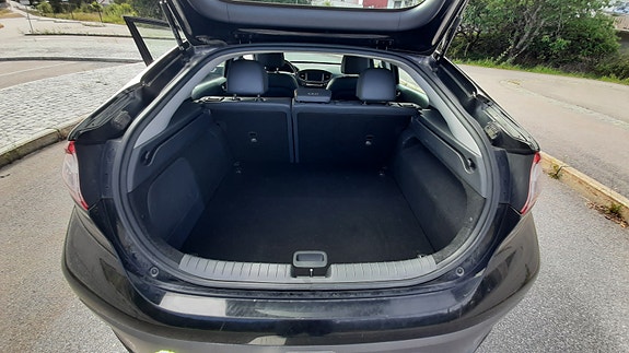 Hyundai IONIQ 15 of 30