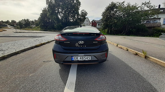 Hyundai IONIQ 23 of 30