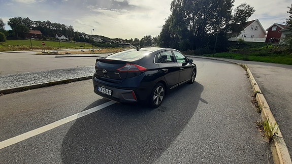 Hyundai IONIQ 22 of 30