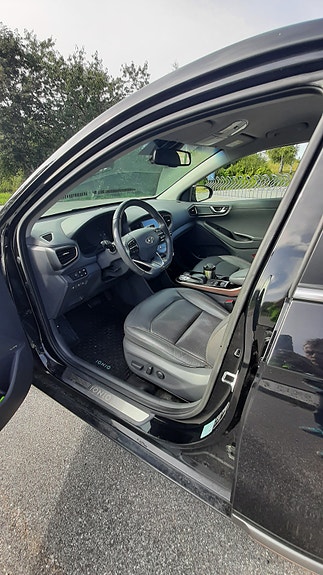 Hyundai IONIQ 19 of 30