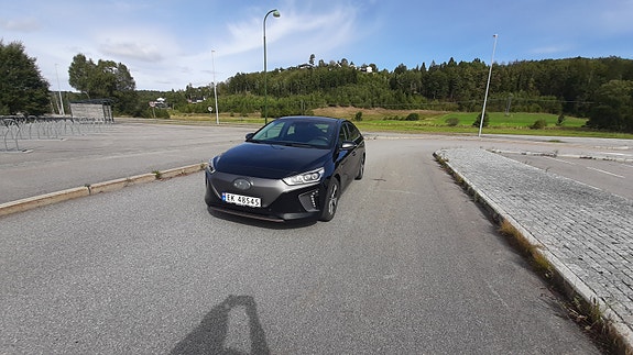 Hyundai IONIQ 27 of 30