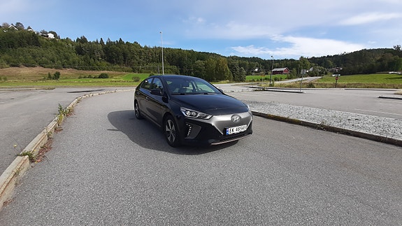 Hyundai IONIQ 25 of 30