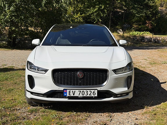 Jaguar I-PACE 2 of 10