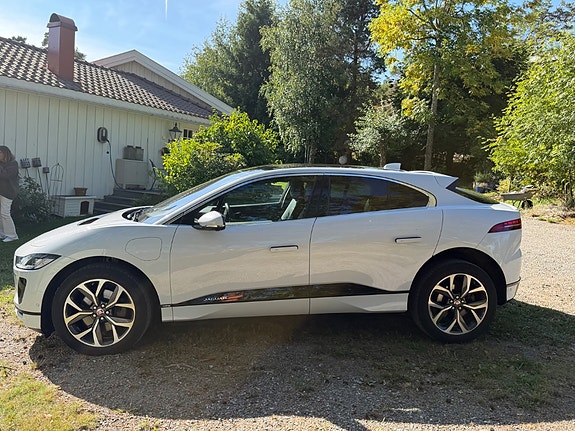 Jaguar I-PACE 4 of 10