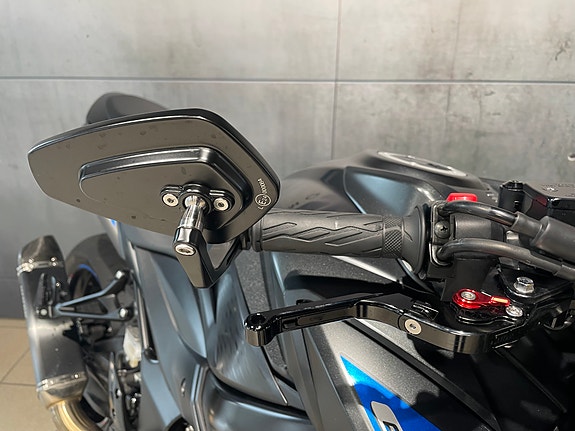 Suzuki GSX-S 750 A2 11 of 18