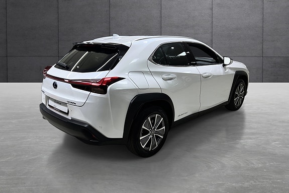 Lexus UX300e 5 of 22