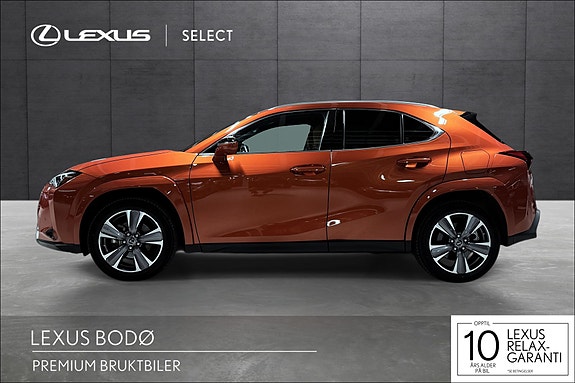 Lexus UX300e 2 of 24