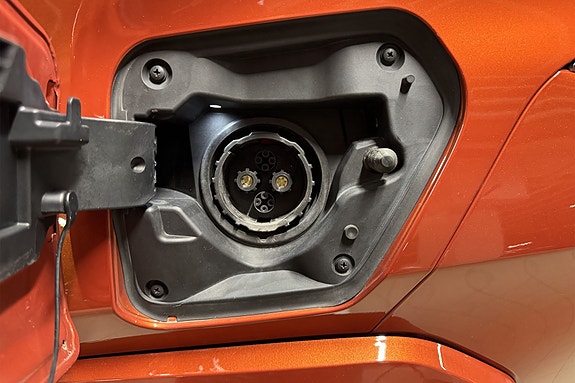 Lexus UX300e 24 of 24