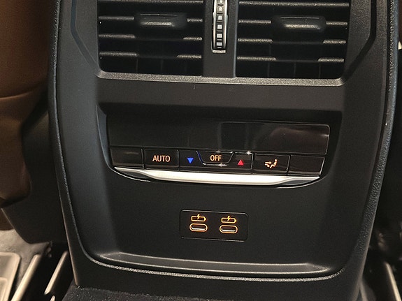 BMW 330e 25 of 30