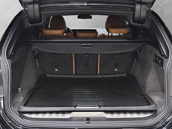 BMW 330e 11 of 30