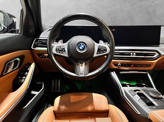 BMW 330e 22 of 30