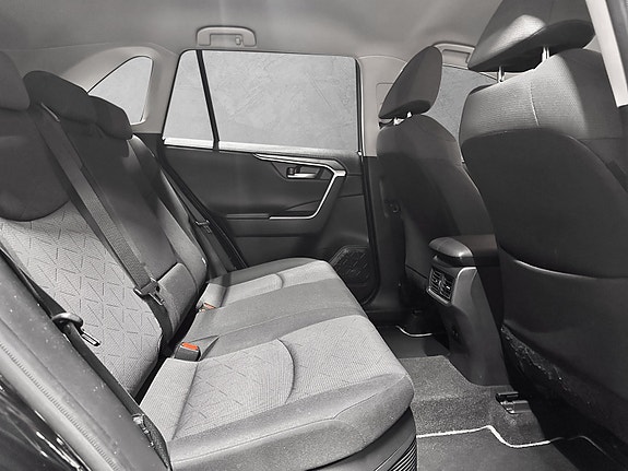 Toyota RAV4 17 of 30