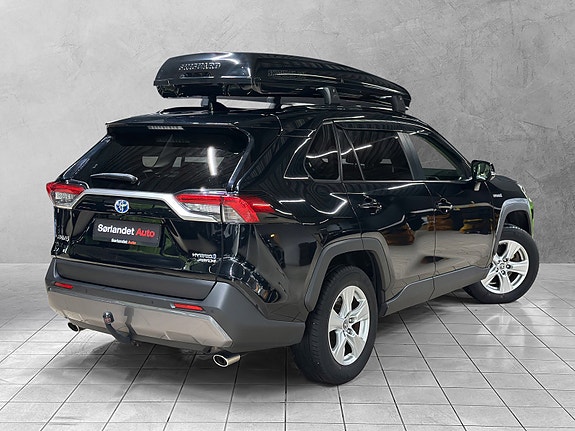 Toyota RAV4 4 of 30