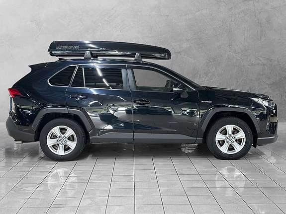 Toyota RAV4 5 of 30