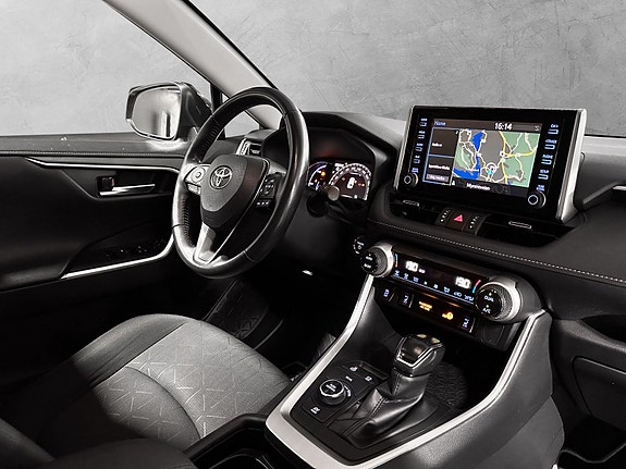 Toyota RAV4 16 of 30