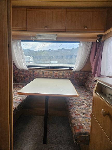 Dethleffs Camper Edition 460 T 3 of 10