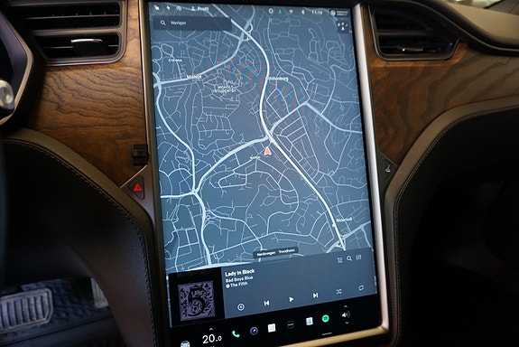 Tesla Model S 15 of 30