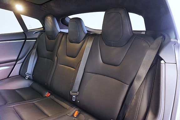 Tesla Model S 29 of 30