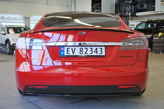 Tesla Model S 7 of 30