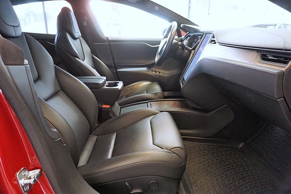 Tesla Model S 23 of 30
