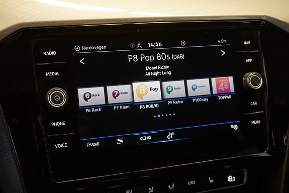 Volkswagen Passat 16 of 30